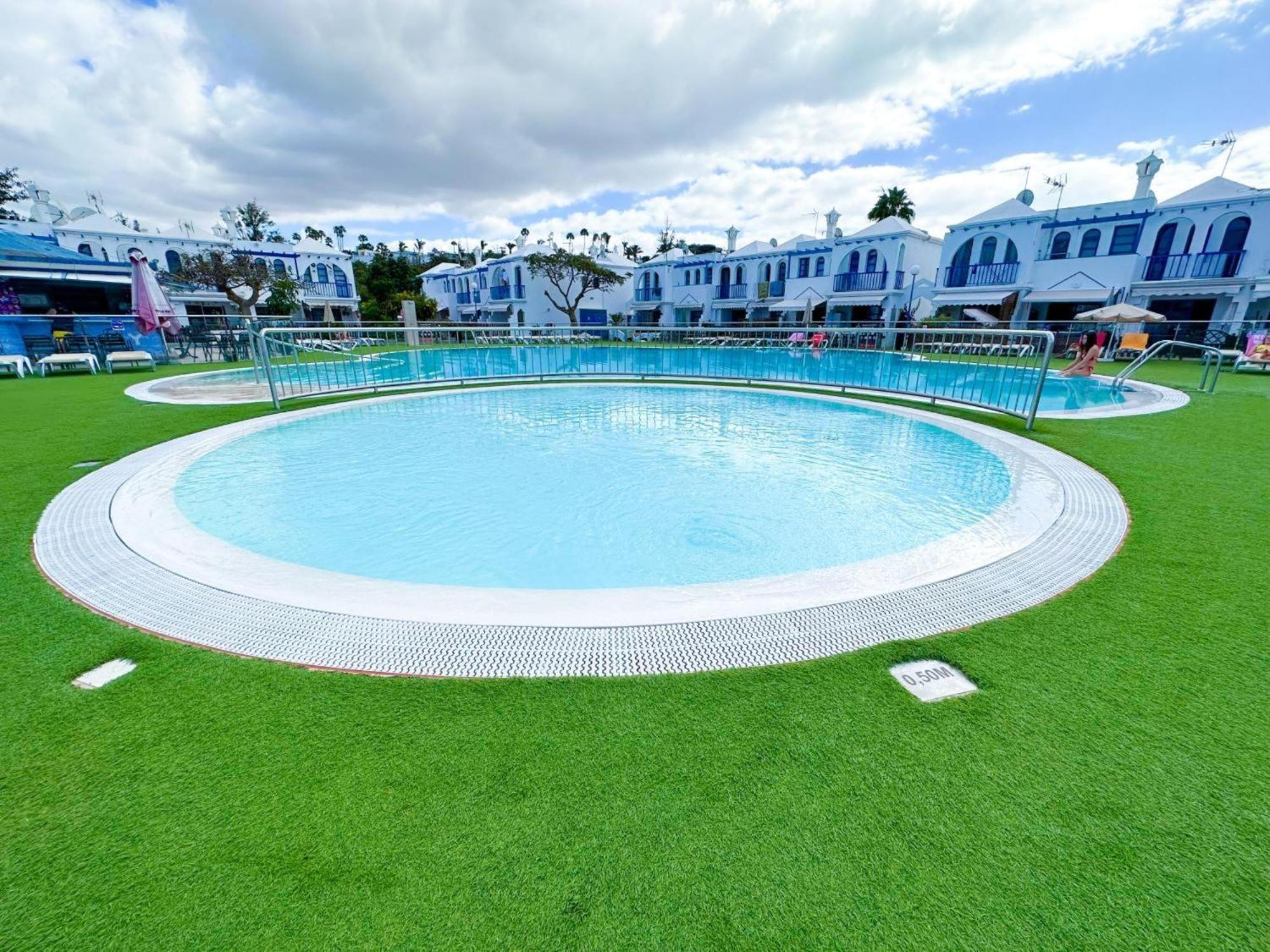 Playmar Pool By Wave Apartment